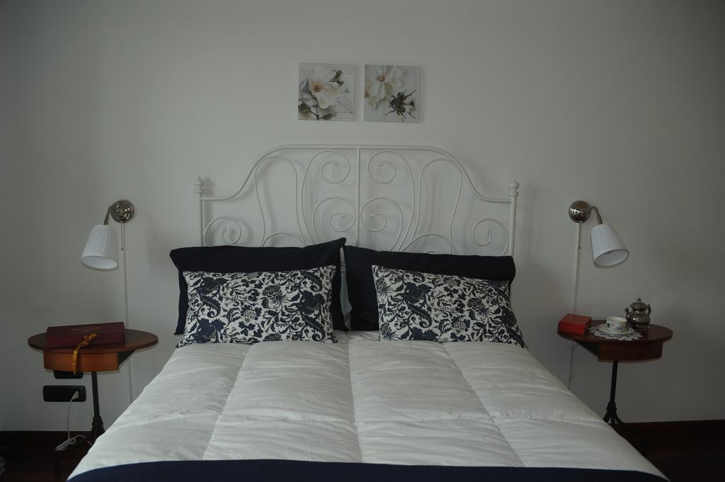 Apartment Oltremarestudios Naples Room photo